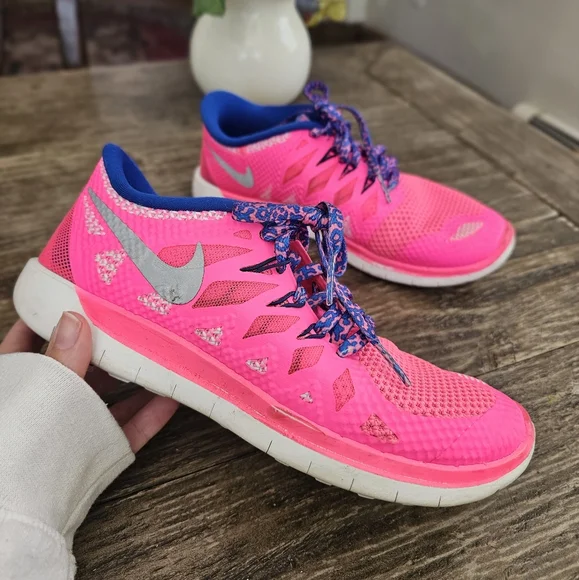 Nike Youth Girls Pink Running Shoes - Picture 2 of 10
